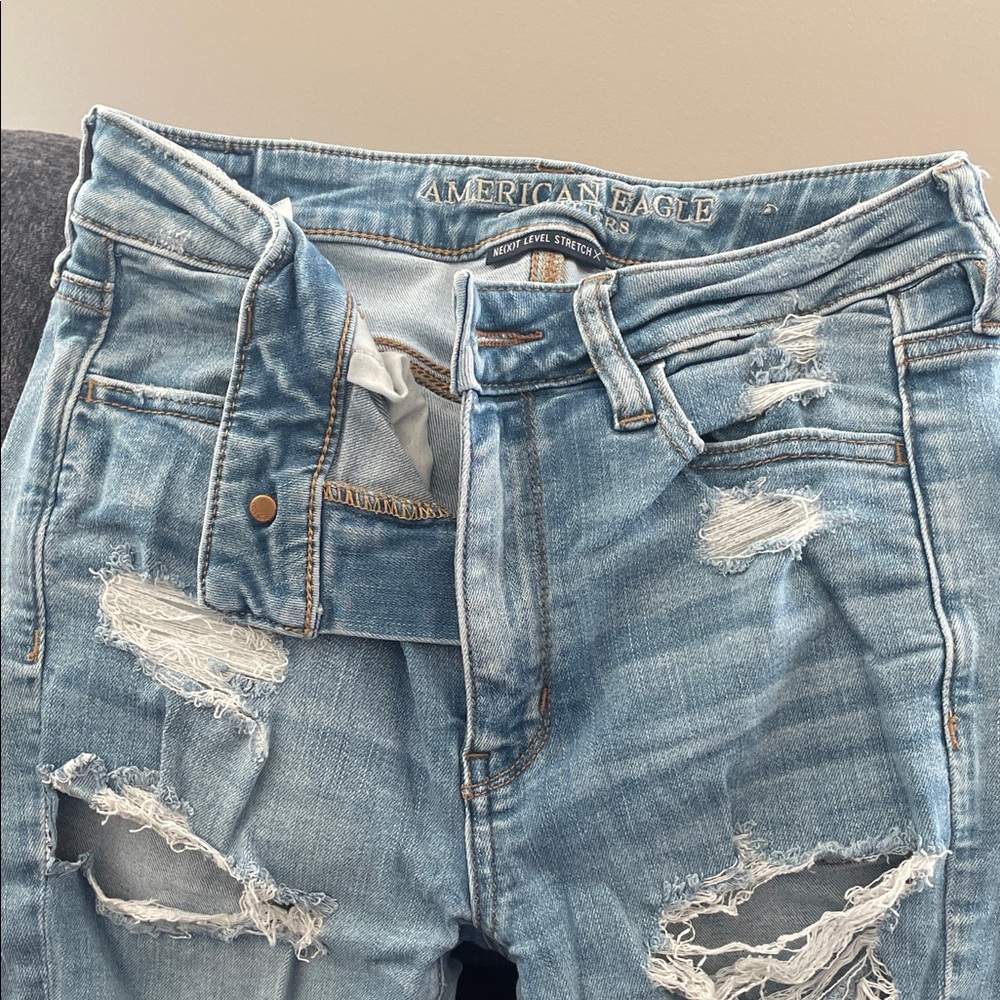 American Eagle Outfitters Women's Light Blue Distressed Jeans
